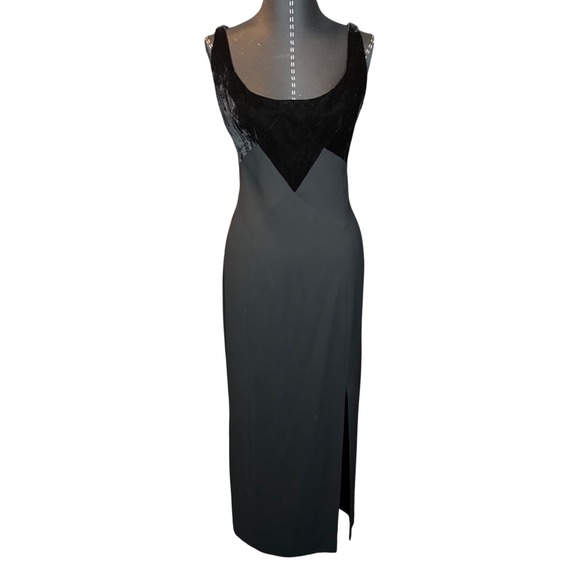 Tahari Dresses & Skirts - Vintage Whimsigoth Tahari Black Velvet Bodice Sheath Midi Dress with Slit